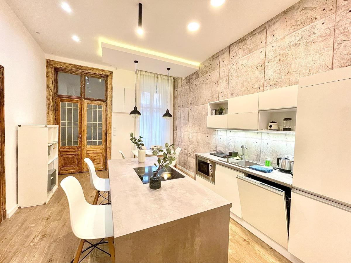 Dream Design Apartment - 3 Bedrooms & Finn Sauna บูดาเปสต์ ภายนอก รูปภาพ