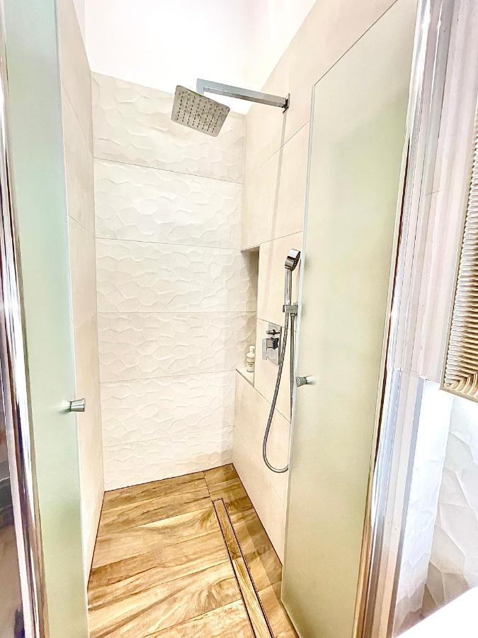 Dream Design Apartment - 3 Bedrooms & Finn Sauna บูดาเปสต์ ภายนอก รูปภาพ