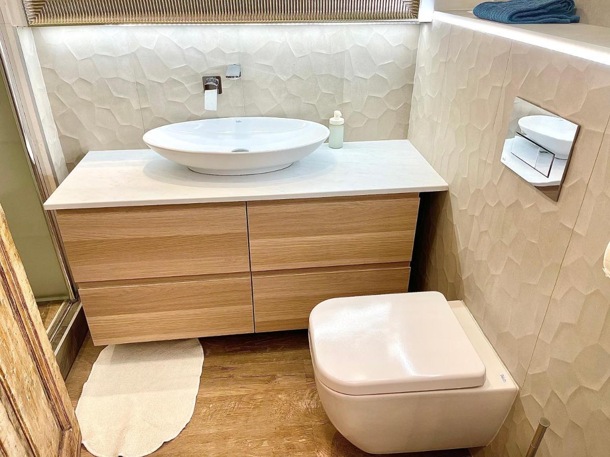 Dream Design Apartment - 3 Bedrooms & Finn Sauna บูดาเปสต์ ภายนอก รูปภาพ